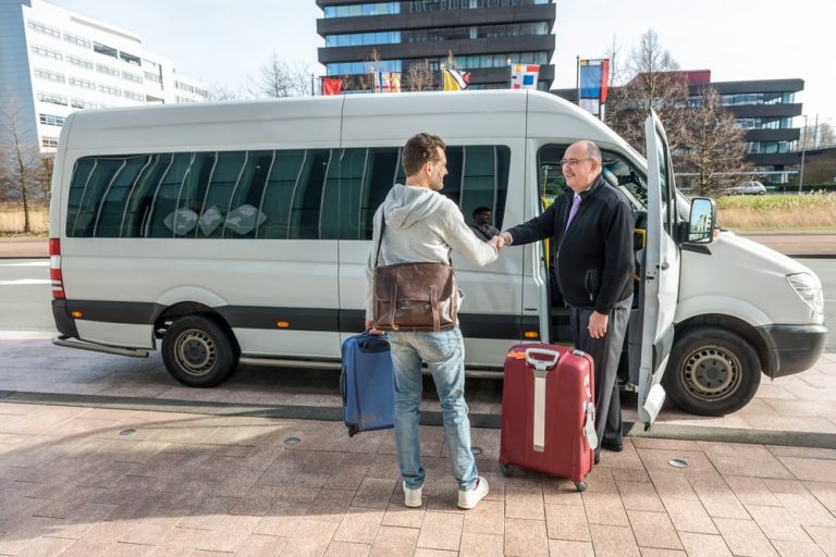 Personenbeförderungsschein: Wszystko na temat licencji na przewóz osób w Niemczech!