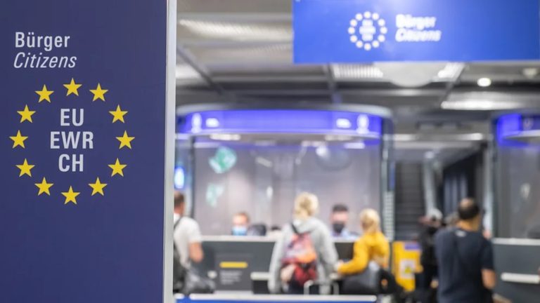 Niemcy: Coraz więcej nielegalnych migrantów przylatuje samolotami. Policja bezradna na lotniskach