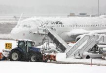 Śnieżny chaos na lotnisku w Monachium: Około 560 lotów odwołanych w niedzielę