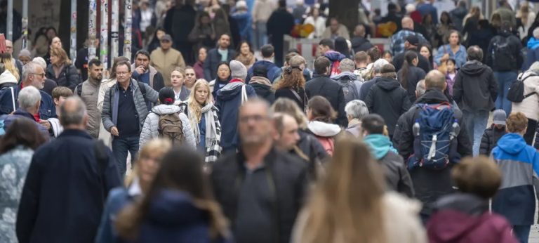 Ponad połowa mniejszości etnicznych i religijnych w Niemczech regularnie doświadcza dyskryminacji