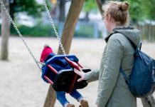 Niemcy: Coraz więcej rodziców zmaga się z rosnącymi kosztami życia