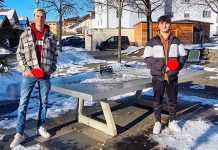 Niemcy: 200 euro mandatu, bo grali w tenis stołowy na świeżym powietrzu!