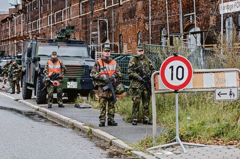 Niemcy: ćwiczenia NATO „Red Storm Bravo” w Hamburgu — 500 żołnierzy, test przepisów kryzysowych i protesty w mieście