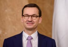 Polski rząd bez zapowiedzi publikuje nowe przepisy we wtorek przed północą