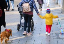 Liczba pobierających zasiłek rodzicielski w Niemczech spada trzeci rok z rzędu