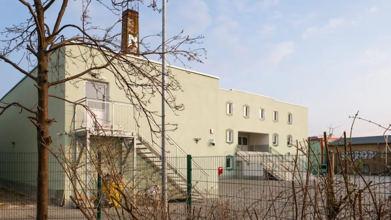 Nowe meczety w Niemczech: Plany budowy pięciu obiektów w Saksonii pod lupą Federalnego Urzędu Ochrony Konstytucji