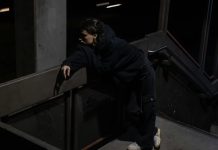 Niemcy: Samotność odbiera młodym ludziom wiarę w demokrację – niepokojące wyniki badania