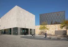 Miejsce pamięci w Monachium zbezczeszczone – skandaliczne zachowanie trzech Syryjczyków