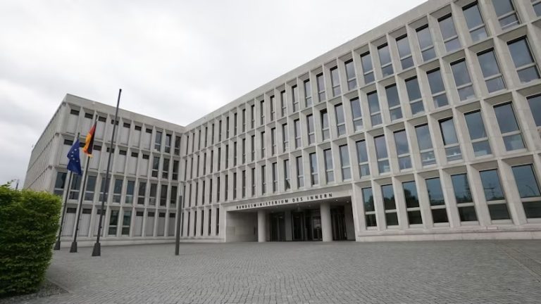 Federalne Ministerstwo Spraw Wewnętrznych: Ekspatriacja przestępców niezgodna z konstytucją