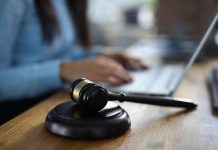 Niemcy: Sądy administracyjne przytłoczone sprawami azylowymi — połowa sędziów zajęta wyłącznie odwołaniami