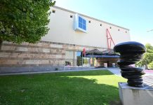 Muzeum w Stuttgarcie zaprasza zwiedzających… nago. Wyjątkowa inicjatywa przyciąga tłumy