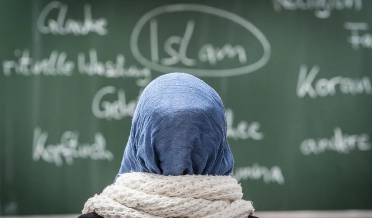 Religijna presja i groźby w niemieckich szkołach? Rodzice z Hamburga biją na alarm