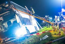 Poważny wypadek na A44 w NRW – ponad 20 osób jest rannych