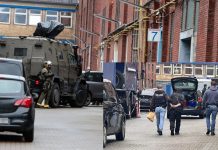 Nalot na laboratorium narkotykowe w Hattingen: Policja użyła pojazdu opancerzonego!