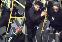 Atak na Alexanderplatz: Policja szuka mężczyzn odpowiedzialnych za pobicie