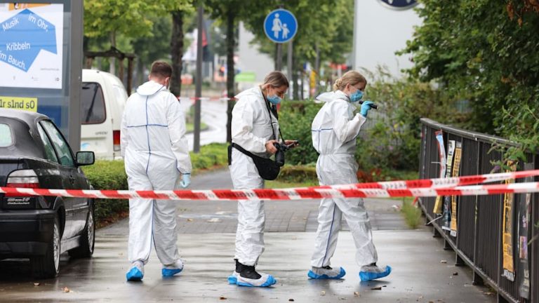 Bonn: Napastnik z nożem postrzelony przed Burger Kingiem