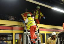 Niebezpieczny test odwagi: Trzech zabitych, jeden poważnie ranny w skutek „surfowania” na S-Bahnie