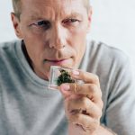 Niemcy Mężczyzna zadzwonił na policję i poskarżył się, że diler sprzedał mu marihuanę niskiej jakości