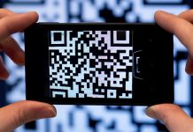 „Quishing”: policja w Kolonii ostrzega przed nowym oszustwem