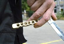 Dziwna propozycja policji: Każdy kto odda nóż, otrzyma darmową subskrypcję Netflix