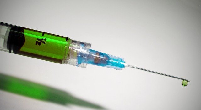 Walka z koronawirusem w Niemczech – producent szczepionek obiecuje 90% ochronę!
