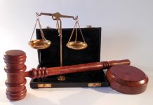 Nie będzie zmian – niemiecka konstytucja bez praw dziecka, za to nadal z określeniem „rasa”!