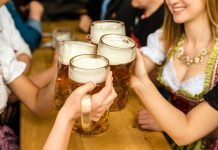 Oktoberfest 2025 w Monachium — program, ceny i nowości, które warto znać