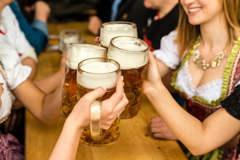 Oktoberfest 2025 w Monachium — program, ceny i nowości, które warto znać
