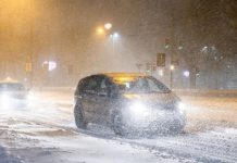 Opady śniegu w północnych i środkowych Niemczech utrudniają ruch drogowy i kolejowy