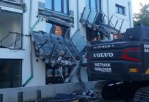 Niemcy: Nie otrzymał zapłaty, więc zniszczył budynek, który zbudował! (WIDEO)