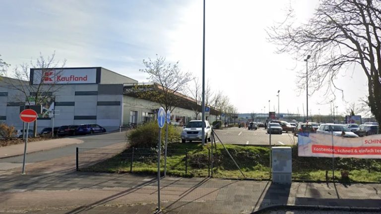 Niemcy: Poszukiwany kierowca zranił policjanta i uciekł podczas kontroli w Hildesheim