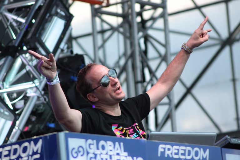Popularny DJ Paul van Dyk składa pozew przeciwko zakazowi tańca w Berlinie