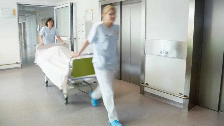 Narastająca fala przemocy wobec personelu medycznego w Niemczech: problem staje się coraz bardziej powszechny