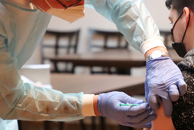 W Niemczech uznano prawie 500 przypadków szkód spowodowanych szczepieniem przeciw koronawirusowi