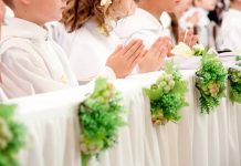 Pierwsza Komunia Święta w niemieckim kościele. Wszystko, co musicie o tym wiedzieć!