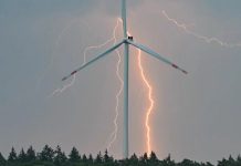 Nad Berlin i Brandenburgię nadciągają kolejne burze z gradem i wichurami – letnie nawałnice coraz groźniejsze