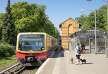 Tragedia w Niemczech: dwóch nastolatków zginęło podczas „surfowania” na dachu S-Bahn w Berlinie