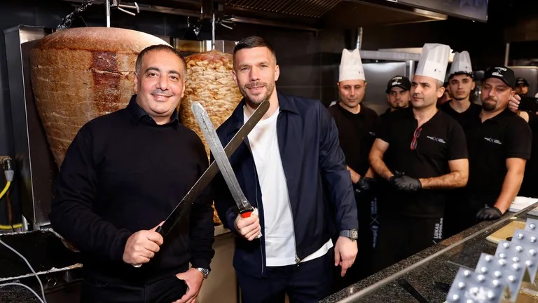 Lukas Podolski planuje sprzedawać kebaby również w Polsce. Wybór lokalizacji nie zaskakuje