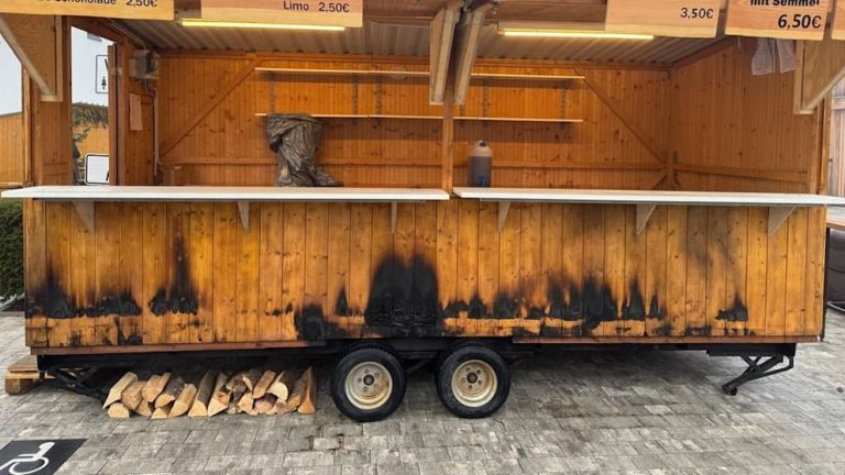 Bawaria: Podpalono stoiska na jarmarku bożonarodzeniowym. Policja szuka sprawców