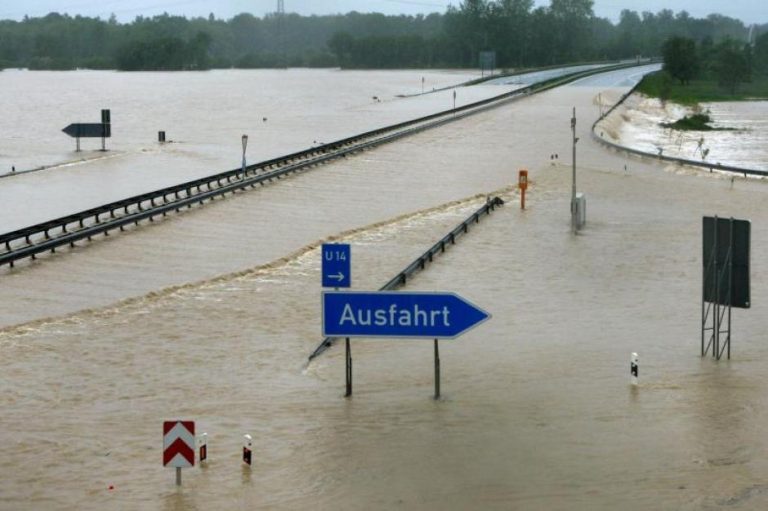 Powódź w Niemczech: Te autostrady zostały zalane!