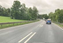 Niemcy: Podwójna przerywana linia na środku drogi – co to oznacza i jak się zachować?