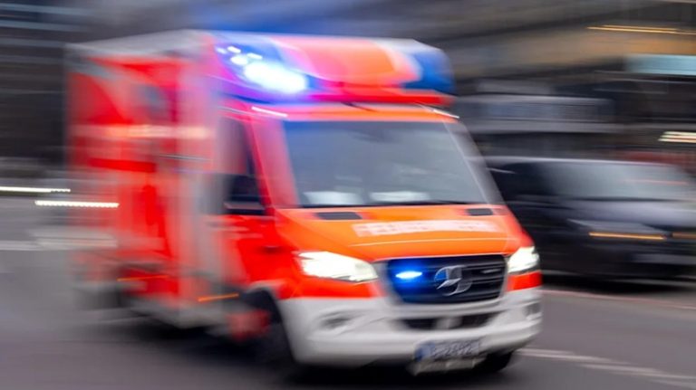 Radiowóz potrącił 4-latka w Leutkirch — dziecko odniosło ciężkie obrażenia, prokuratura wszczyna wyjaśnienia