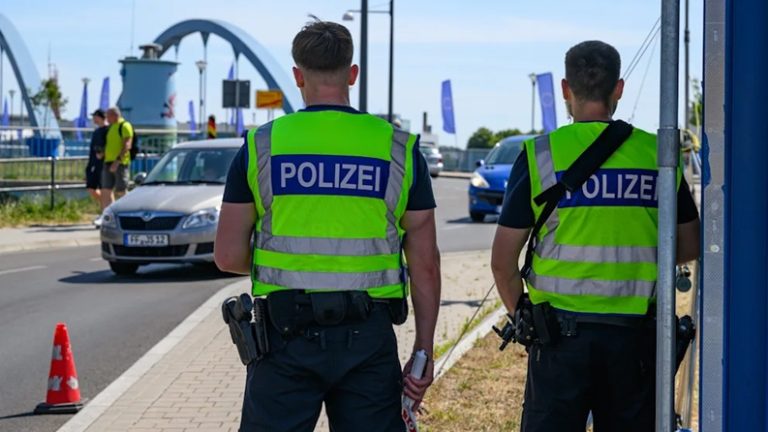 Niemcy: Rekordowa liczba nielegalnej broni wykryta na granicach