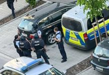 Tragedia w Niemczech: Dwie osoby nie żyją, w mieszkaniu znaleziono broń palną