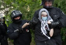 Brutalne zamieszki podczas antyizraelskiej demonstracji w Berlinie – policjant został ciężko ranny