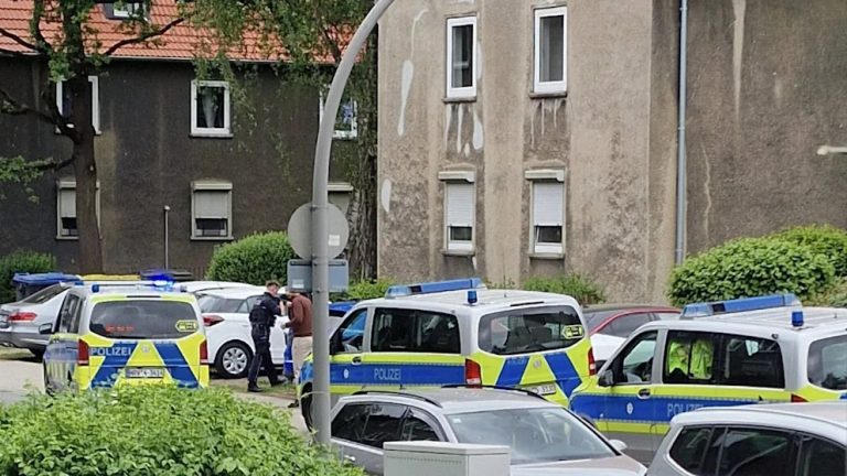 Niemcy: Uzbrojony mężczyzna zatrzymany przed szkołą podstawową w Marl — podejrzenie usiłowania zabójstwa