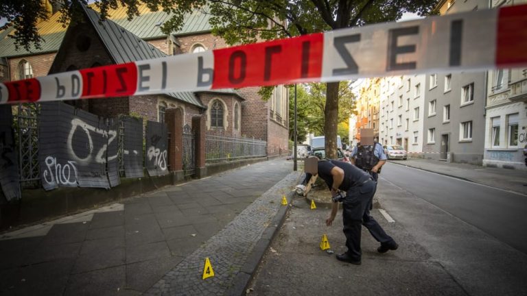 Policjanci z Dortmundu relacjonują: „Mamy kontrolować jak najmniej migrantów”