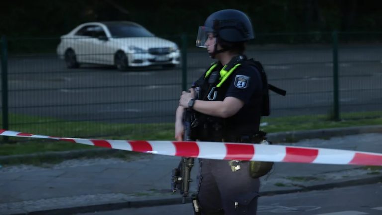 Berlin: Strzały i atak nożem w pobliżu demonstracji pierwszomajowej – dwie osoby ciężko ranne