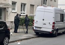 Niemcy: Policjant zastrzelił w Duisburgu nożownika