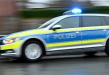 Niemcy: Szalona ucieczka włamywacza – dwa razy ukradł radiowóz policji